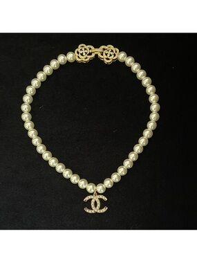Pearl Necklace with Gold-Tone Interlocking Chanel CC Pendant